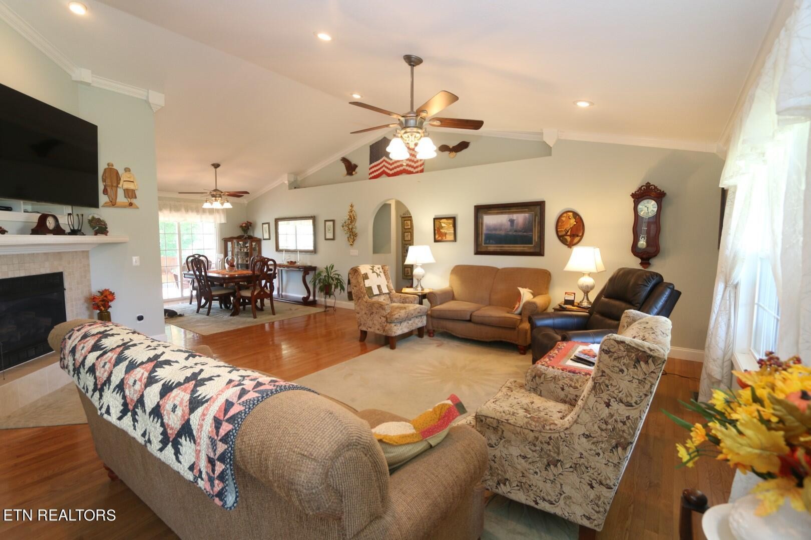 1375 Hodges Bend Road Sevierville, TN 37876 - Photo 2 of 30 Gallery Image 2