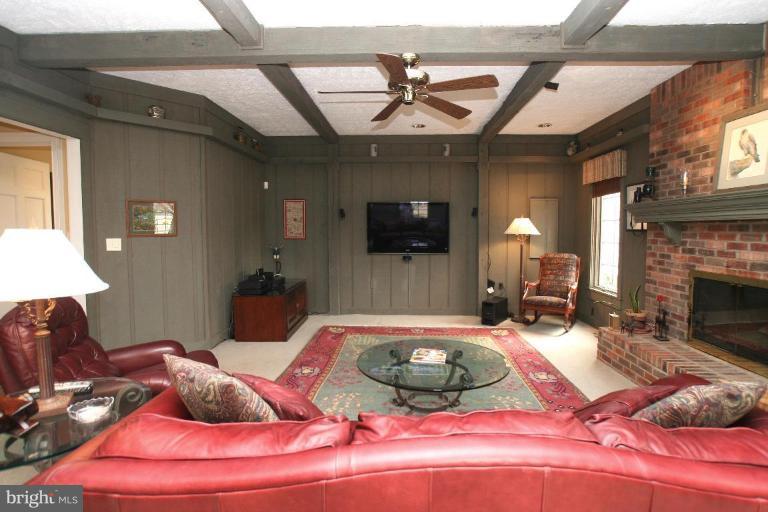 5329 Brooks Woods Road Lothian, MD 20711 - Photo 13 of 30 Grand Family Room