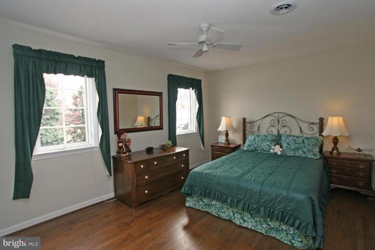 5329 Brooks Woods Road Lothian, MD 20711 - Photo 18 of 30 14 x 11 Bedroom upstairs