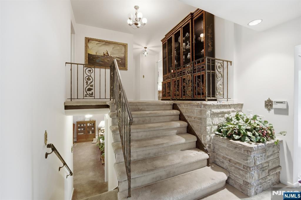 1111 Cumbermeade Road Fort Lee, NJ 07024 - Photo 15 of 30 Gallery Image 15