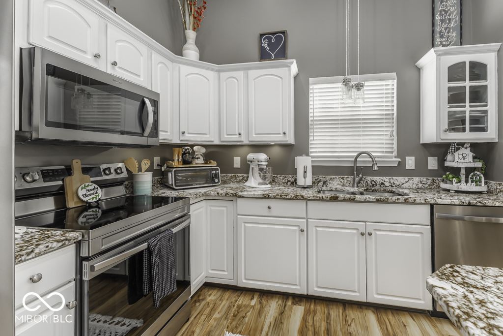 7425 Monterey Circle Avon, IN 46123 - Photo 12 of 34