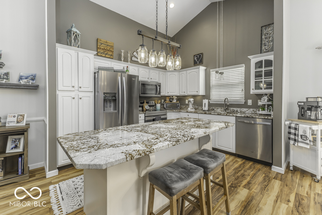 7425 Monterey Circle Avon, IN 46123 - Photo 13 of 34