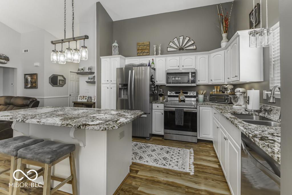 7425 Monterey Circle Avon, IN 46123 - Photo 15 of 34