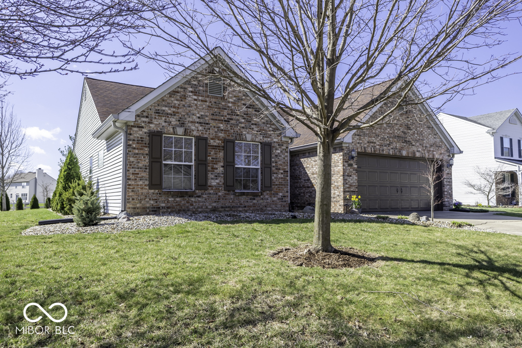 7425 Monterey Circle Avon, IN 46123 - Photo 4 of 34