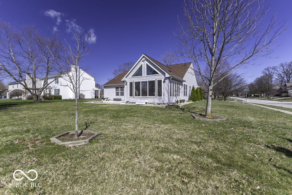 7425 Monterey Circle Avon, IN 46123 - Photo 5 of 34