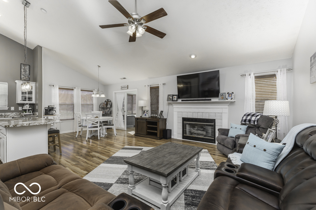 7425 Monterey Circle Avon, IN 46123 - Photo 8 of 34