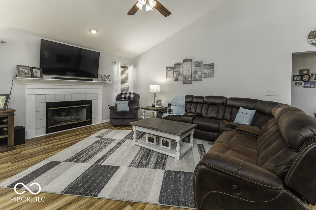 7425 Monterey Circle Avon, IN 46123 - Photo 10 of 34