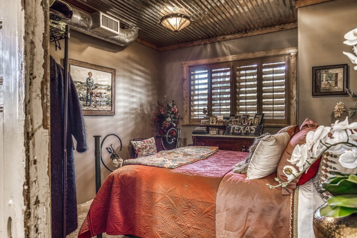 39761 Mesquite Hempstead, TX 77445 - Photo 14 of 46