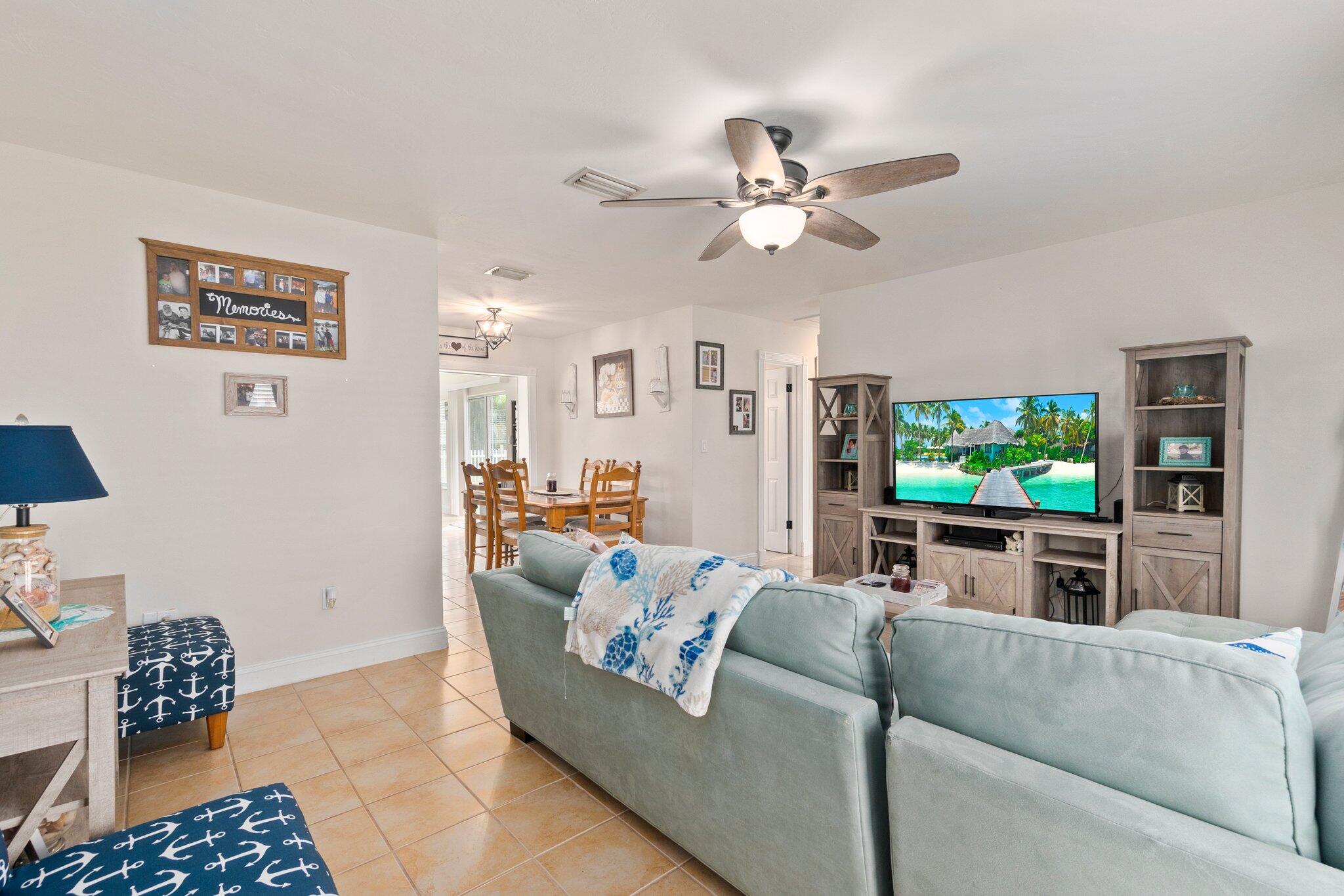 2845 Southeast Treasure Island Road Port St. Lucie, FL 34952 - Photo 9 of 53 40-web-or-mls-DSC01162