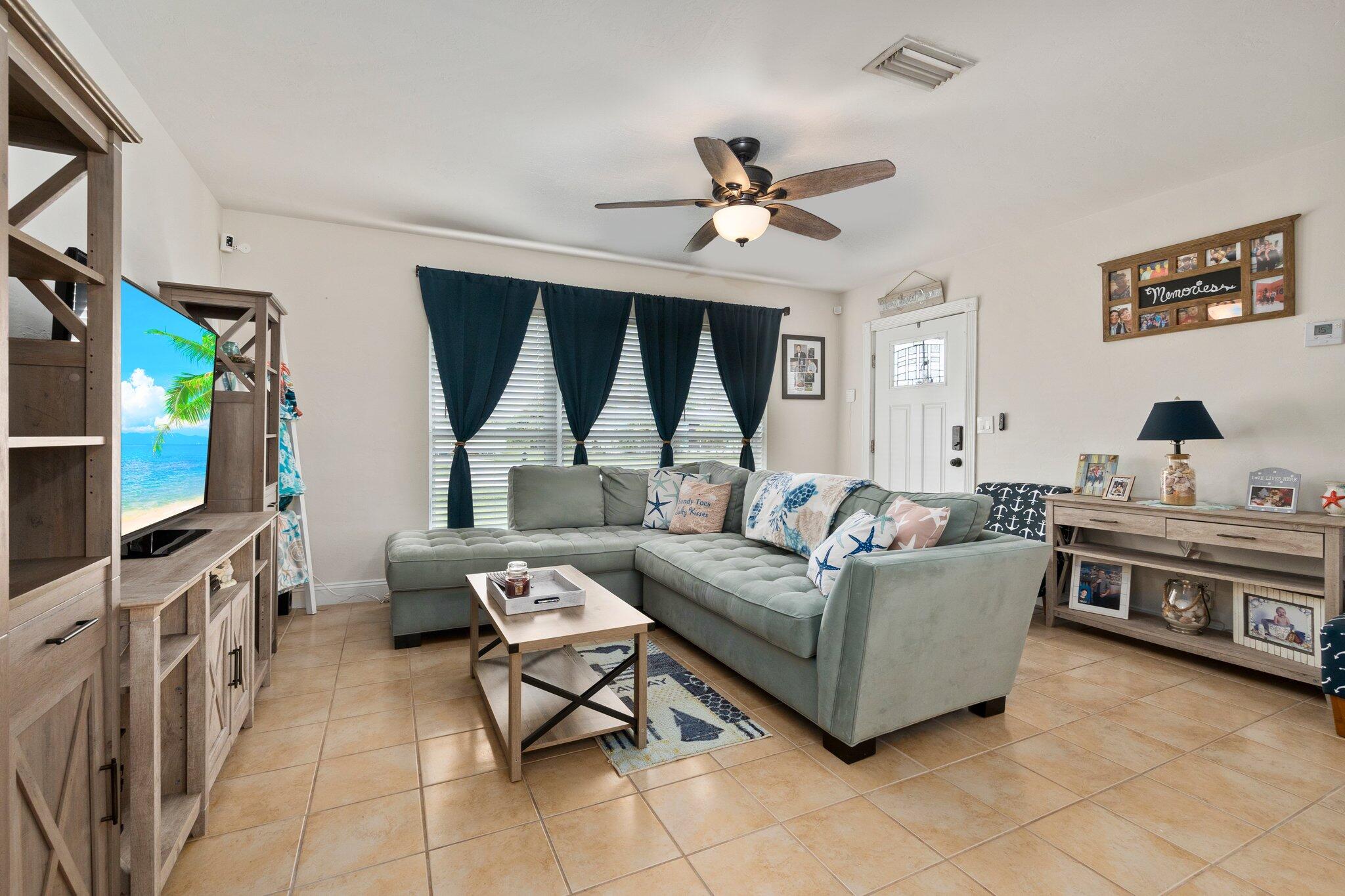 2845 Southeast Treasure Island Road Port St. Lucie, FL 34952 - Photo 10 of 53 20-web-or-mls-DSC01135