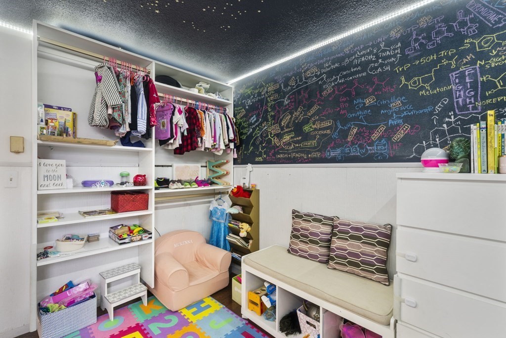 99 Graymore Road Waltham, MA 02451 - Photo 15 of 38