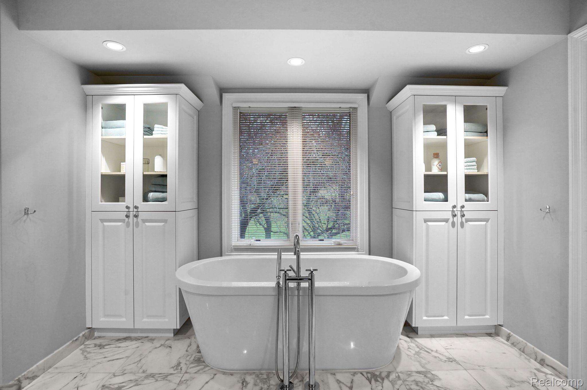 26025 Woodlore Road Franklin, MI 48025 - Photo 22 of 49 Gallery Image 22