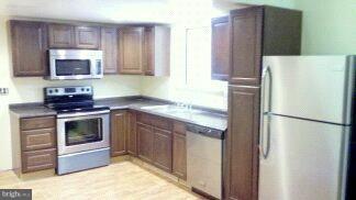 8440 Sals Place Manassas, VA 20112 - Photo 2 of 5 Kitchen