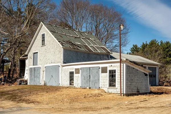 $1,500,000 | 120 Exeter Road, Newfields, NH 03856