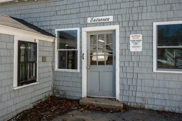 $1,500,000 | 120 Exeter Road, Newfields, NH 03856