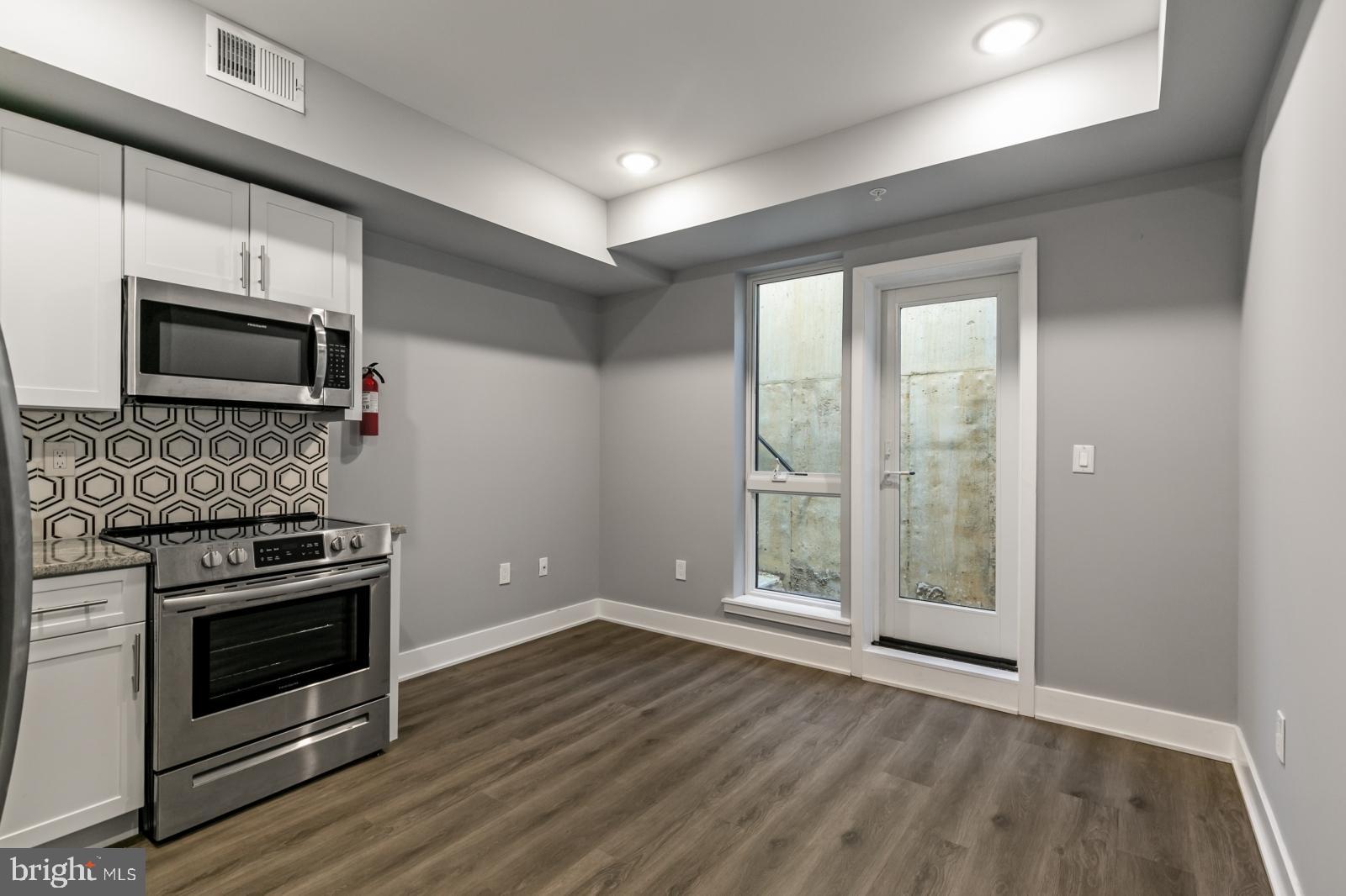 2119 North Front Street, Unit 1 Philadelphia, PA 19122 - Photo 7 of 14