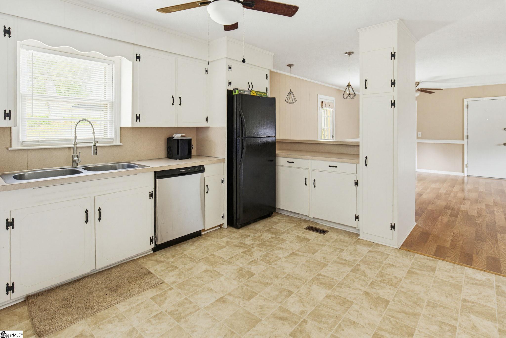 107 Wilson Road Anderson, SC 29625 - Photo 10 of 32
