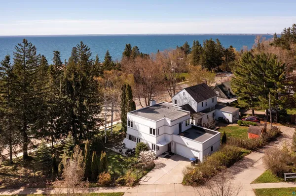 $484,900 | 4631 London Road, Duluth, MN 55804