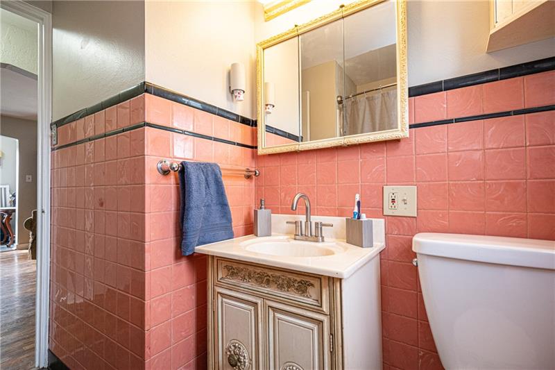 1721 Elderslee Road Pittsburgh, PA 15227 - Photo 11 of 16 Gallery Image 11