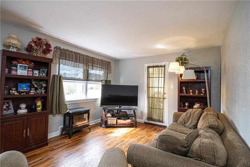 1721 Elderslee Road Pittsburgh, PA 15227 - Photo 4 of 16 Living room