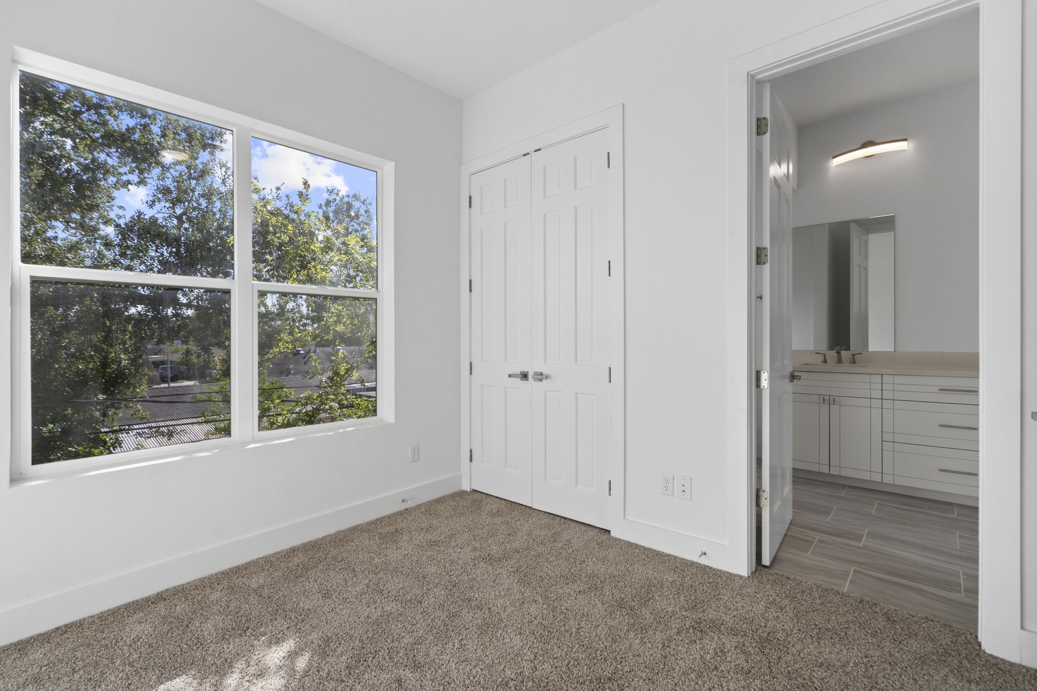 2022 Thonig Road, Unit A Houston, TX 77055 - Photo 12 of 14