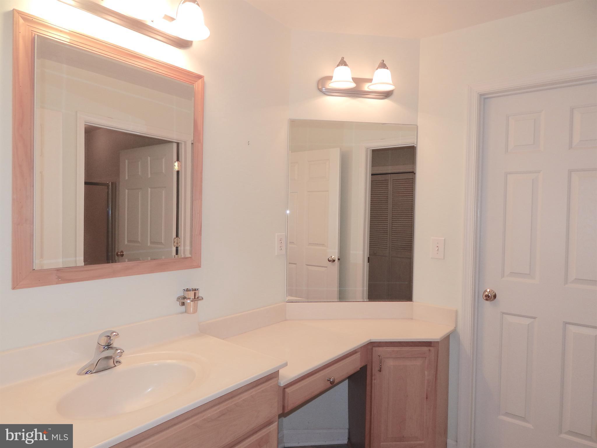 65 Sycamore Ridge Road Fredericksburg, VA 22405 - Photo 17 of 30 Main Level Bath-Dual entry, from Hall or Family Rm