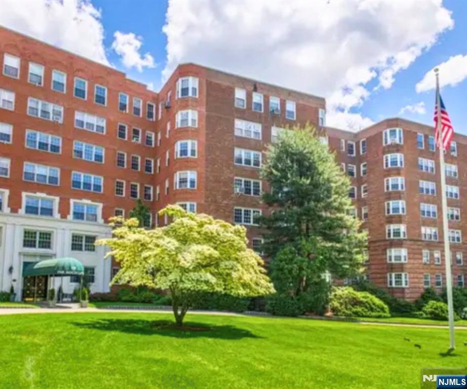 10 Crestmont Road, Unit 4H Montclair, NJ 07042 - Photo 1 of 22
