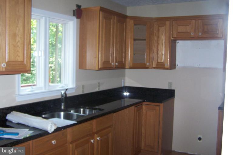 372 Reynolds Road Cross Junction, VA 22625 - Photo 8 of 20 Kitchen