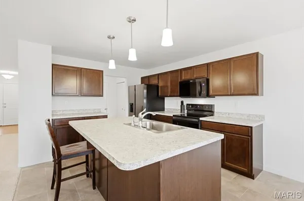 $389,000 | 121 Yellowstone Drive, Troy, MO 63379