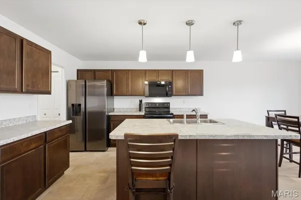 $389,000 | 121 Yellowstone Drive, Troy, MO 63379