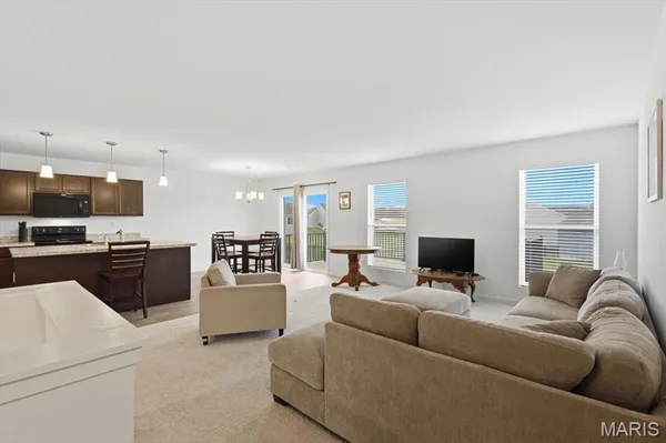 $389,000 | 121 Yellowstone Drive, Troy, MO 63379