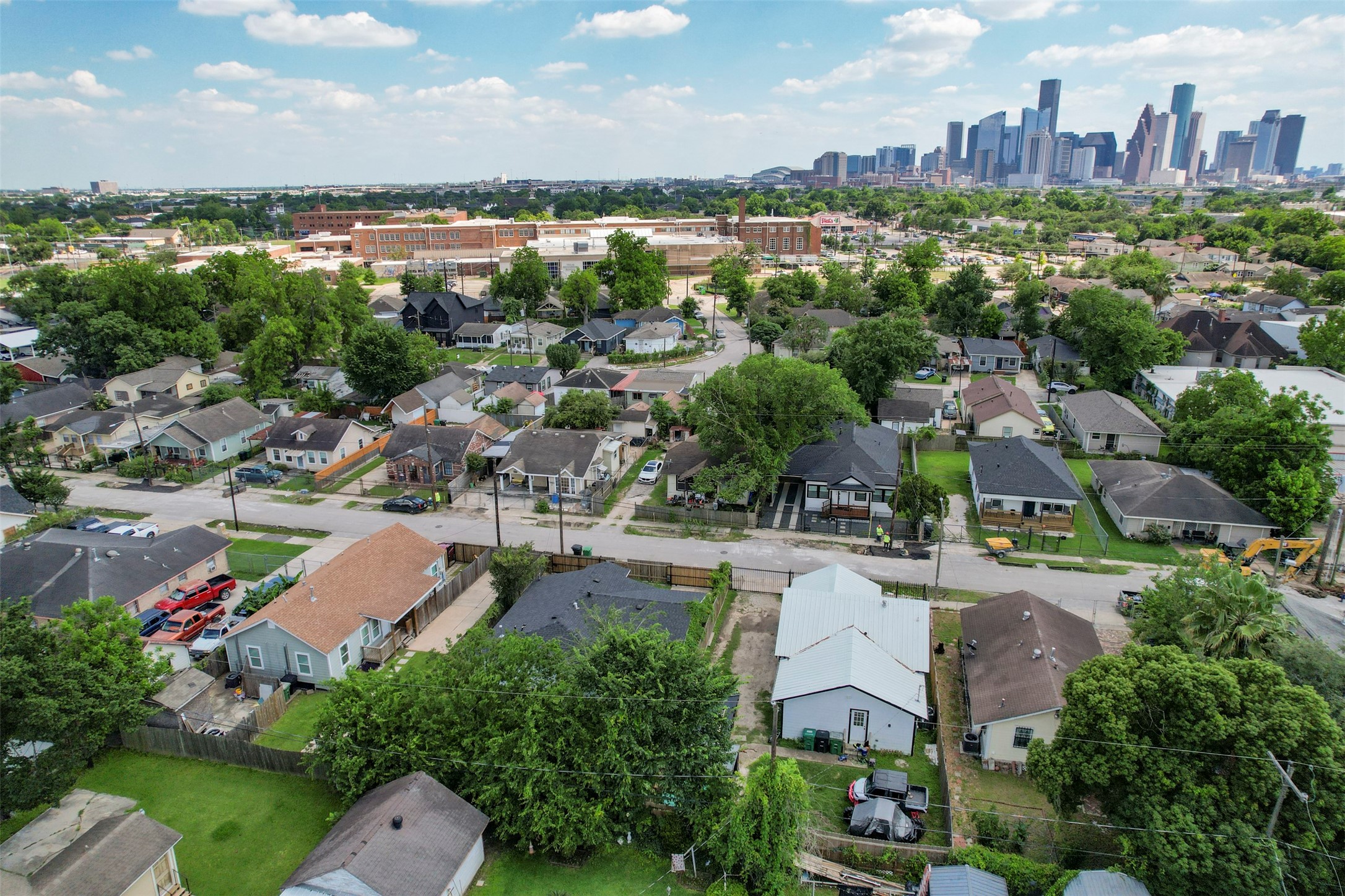 1121 Panama Street Houston, TX 77009 - Photo 33 of 35 Aerial view showcasing the Near Northside neighborhood with the full Downtown Houston skyline visible, highlighting active new construction and reinvestment happening throughout the corridor.