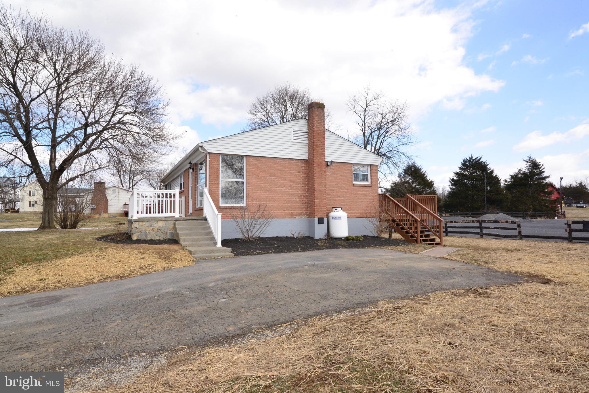 918 Wadesville Road Berryville, VA 22611 - Photo 39 of 45 Side view/Driveway