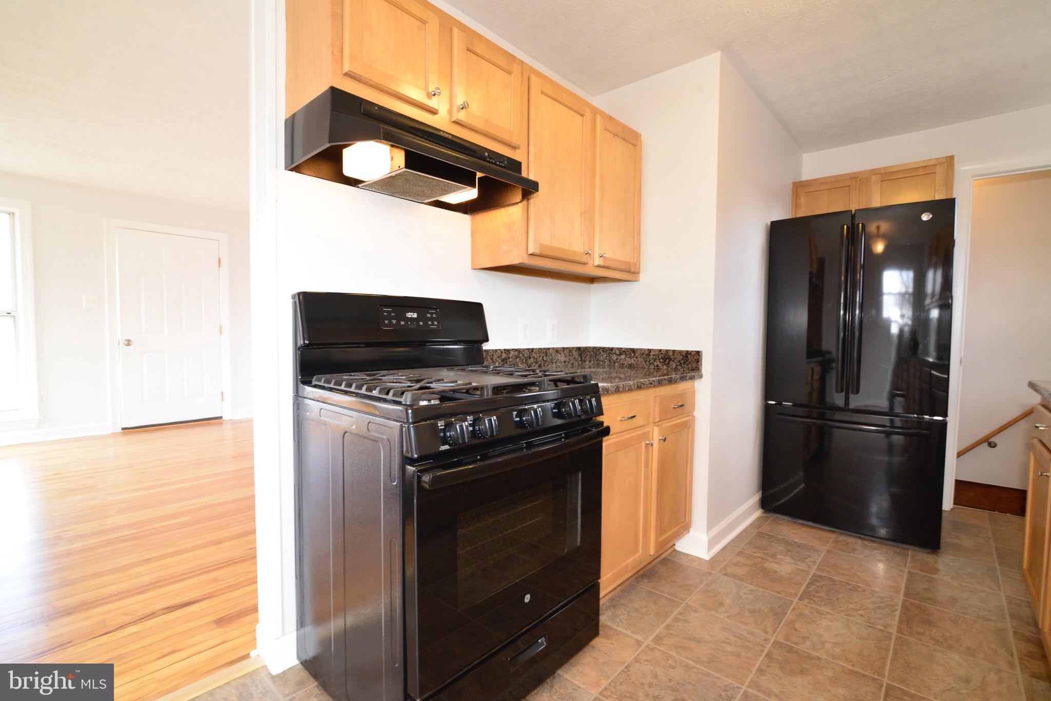 918 Wadesville Road Berryville, VA 22611 - Photo 5 of 45 Range and Refrigerator