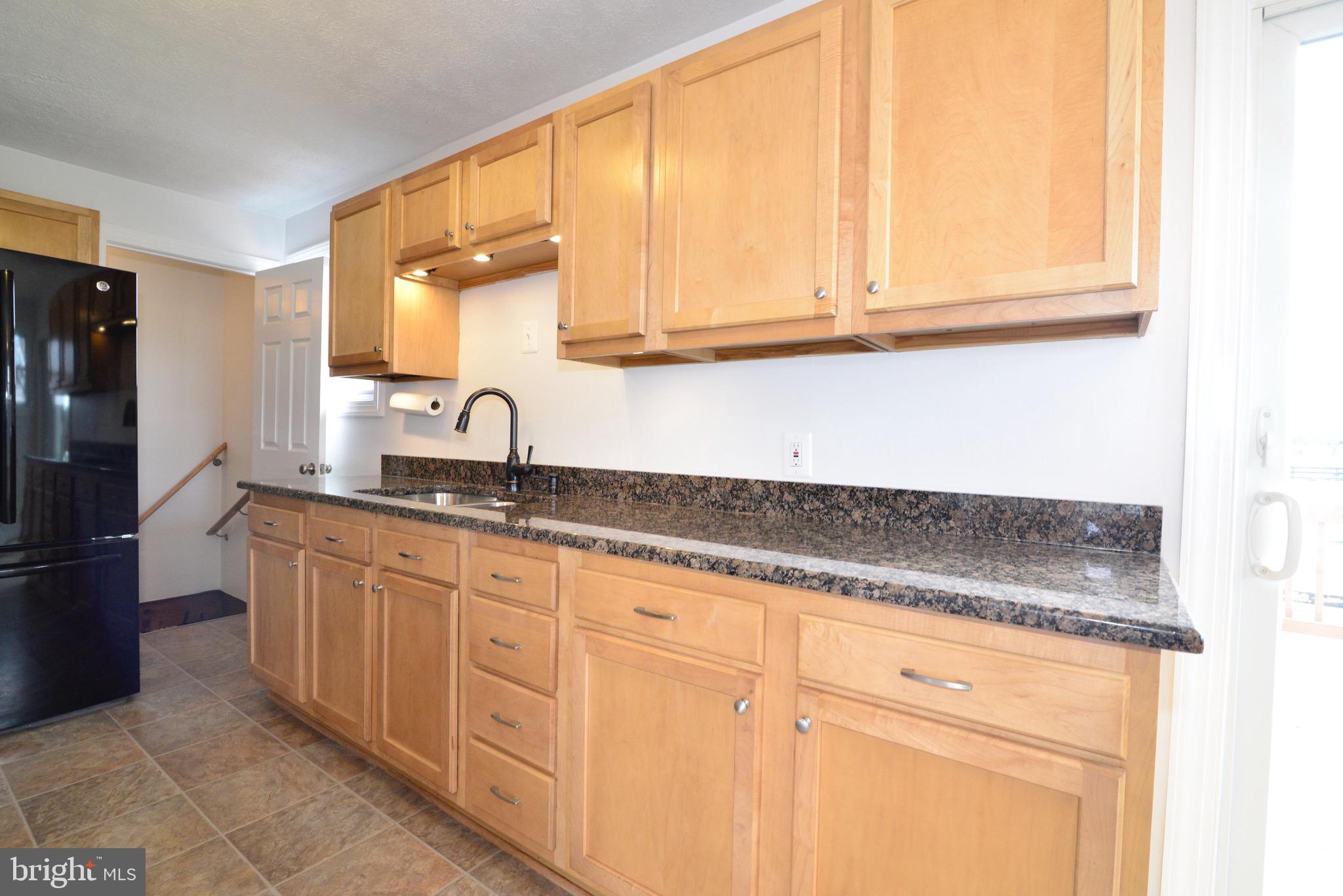 918 Wadesville Road Berryville, VA 22611 - Photo 6 of 45 Maple Cabinets and Granite view