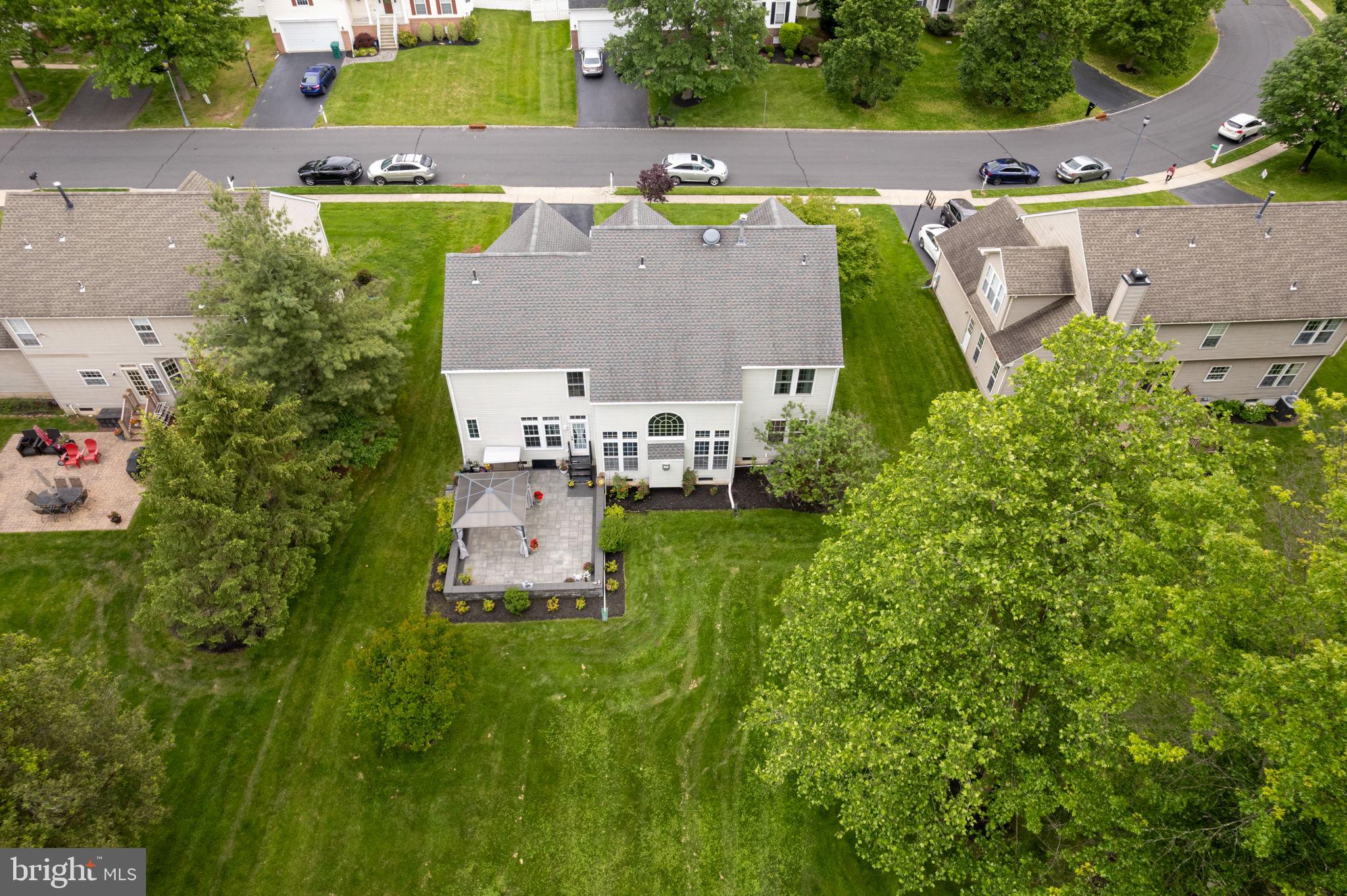 27 Avalon Road Pennington, NJ 08534 - Photo 4 of 55 Gallery Image 4
