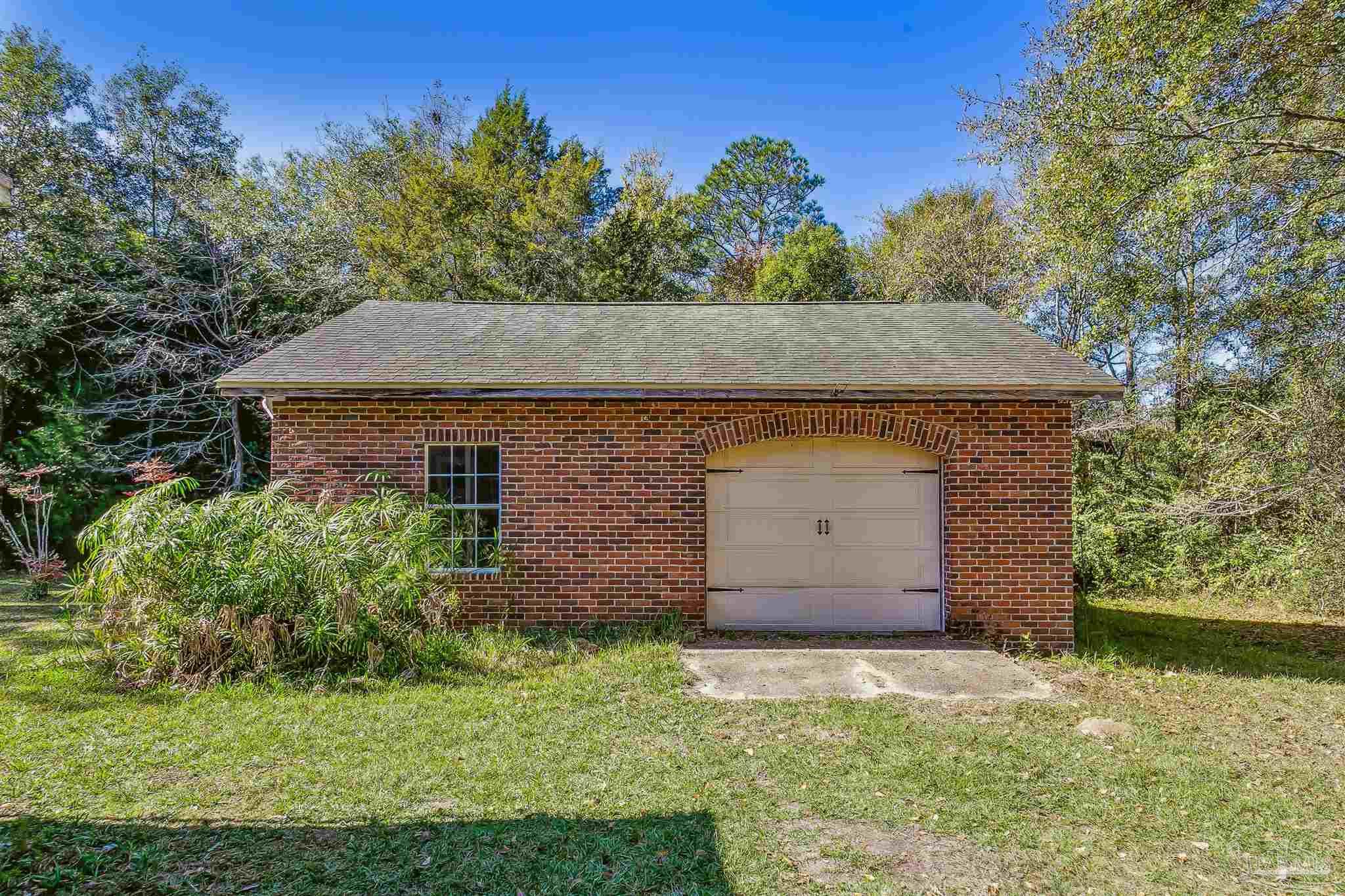 7677 Hidden Oak Road Pace, FL 32571 - Photo 4 of 26 Gallery Image 4