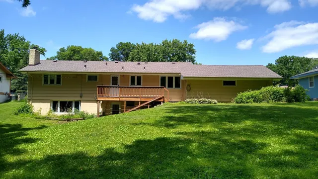 $2,500 | 209 Valley High Road, Burnsville, MN 55337