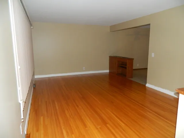 $2,500 | 209 Valley High Road, Burnsville, MN 55337