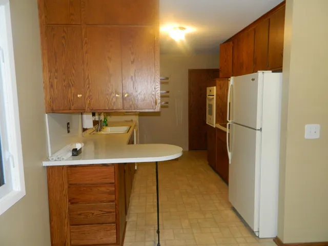 $2,500 | 209 Valley High Road, Burnsville, MN 55337