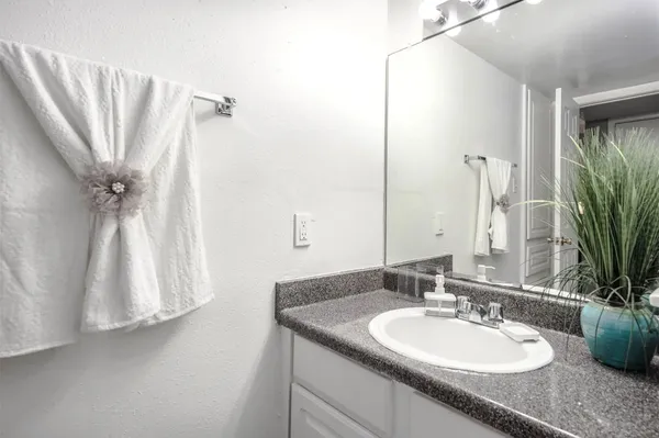 $1,150 | 4343 Shaver Street, Unit 125, Pasadena, TX 77504