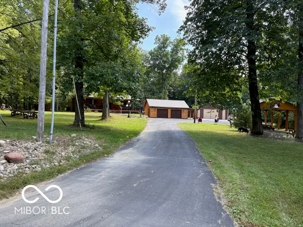 $875,000 | 2532 West County Road 900 South, Cloverdale, IN 46120
