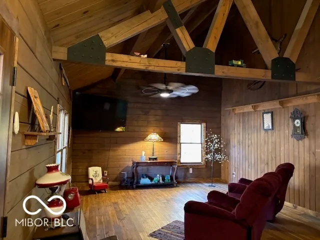 $1,000,000 | 2532 West County Road 900 South, Cloverdale, IN 46120