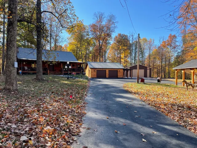 $1,000,000 | 2532 West County Road 900 South, Cloverdale, IN 46120