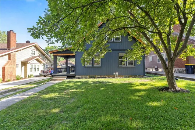 $449,900 | 17 East 65th Terrace, Kansas City, MO 64113