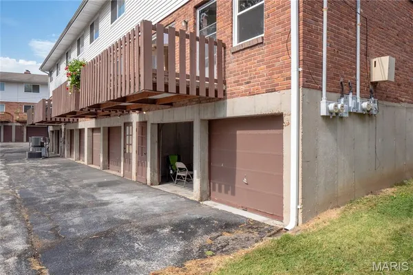 $2,250 | 514 Broadmoor Drive, Chesterfield, MO 63017