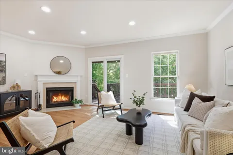 $595,000 | 14143 Compton Valley Way, Centreville, VA 20121