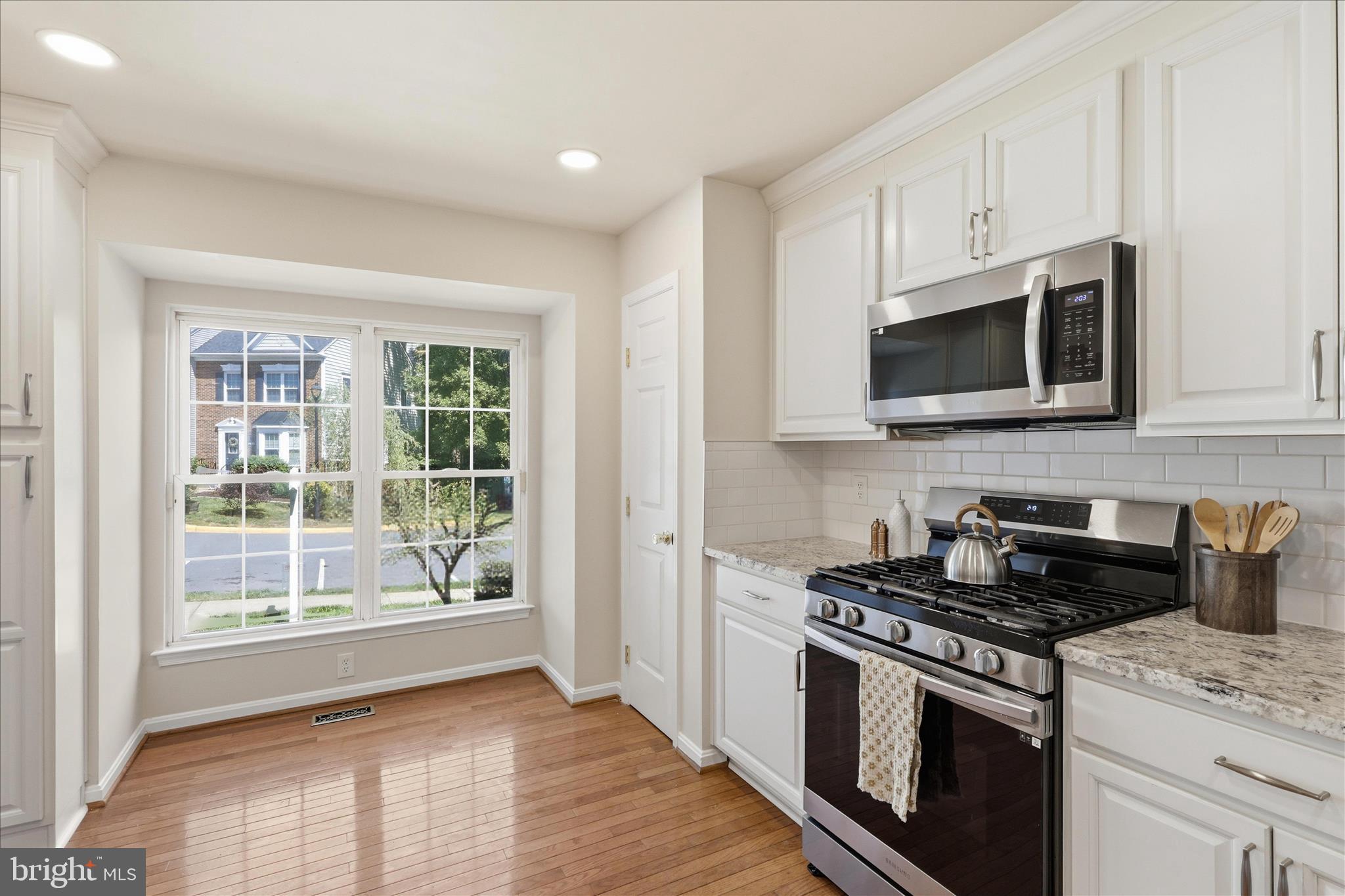 14143 Compton Valley Way Centreville, VA 20121 - Photo 9 of 37