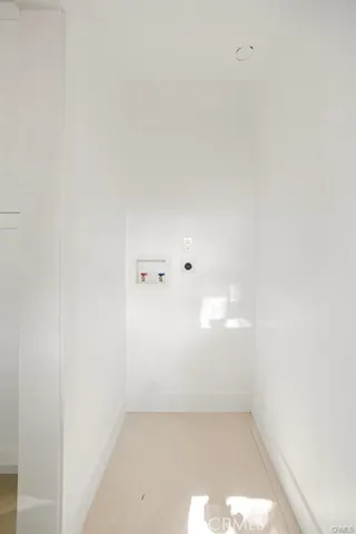 a view of utility room