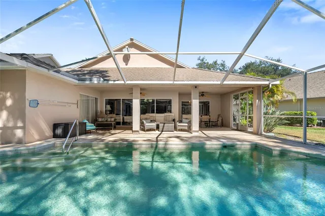 a view of a livingroom and dining room